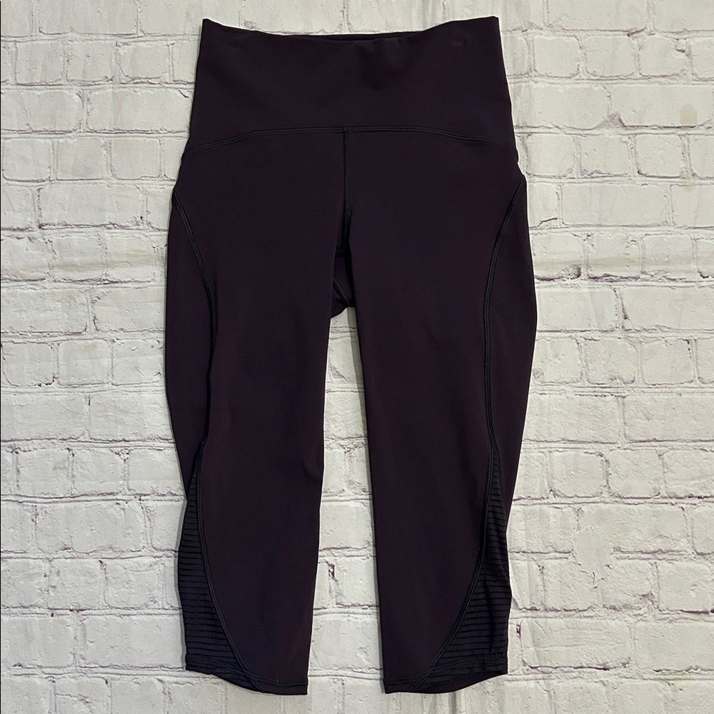 Lululemon Lean In Capri Leggings 17” Boysenberry Purple Workout Yoga 4 Small - Picture 6 of 10
